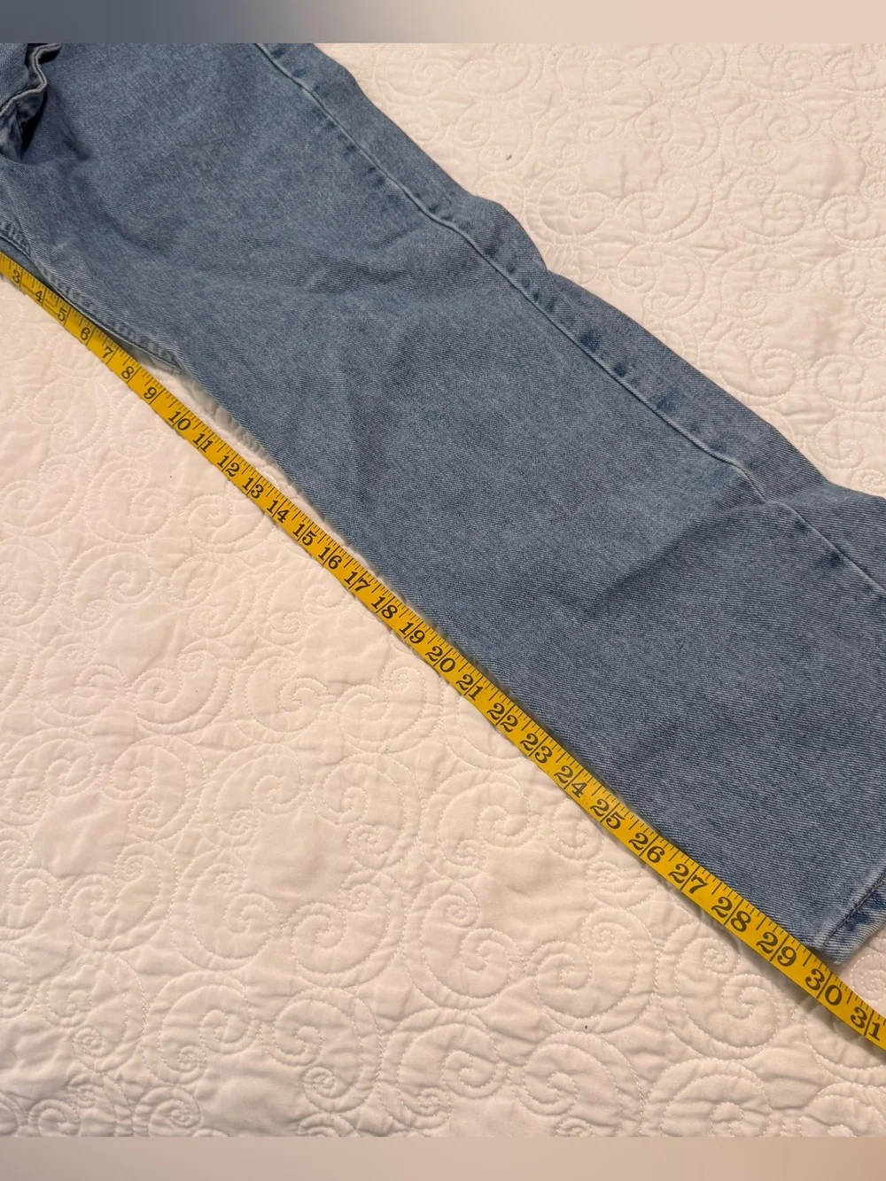 Wrangler Relaxed Light Wash Denim Jeans Size 32x30